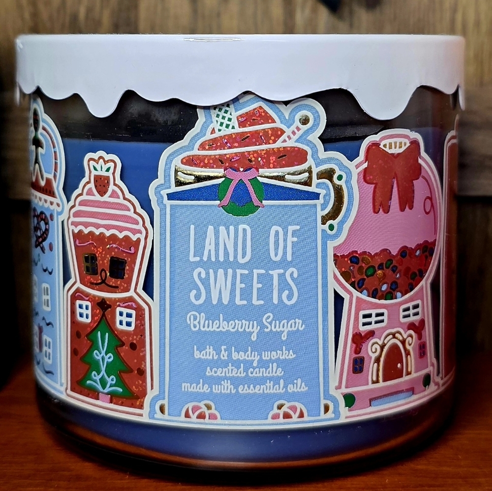 B&BW Land of Sweets Blueberry Sugar 3-Wick Christmas Candle